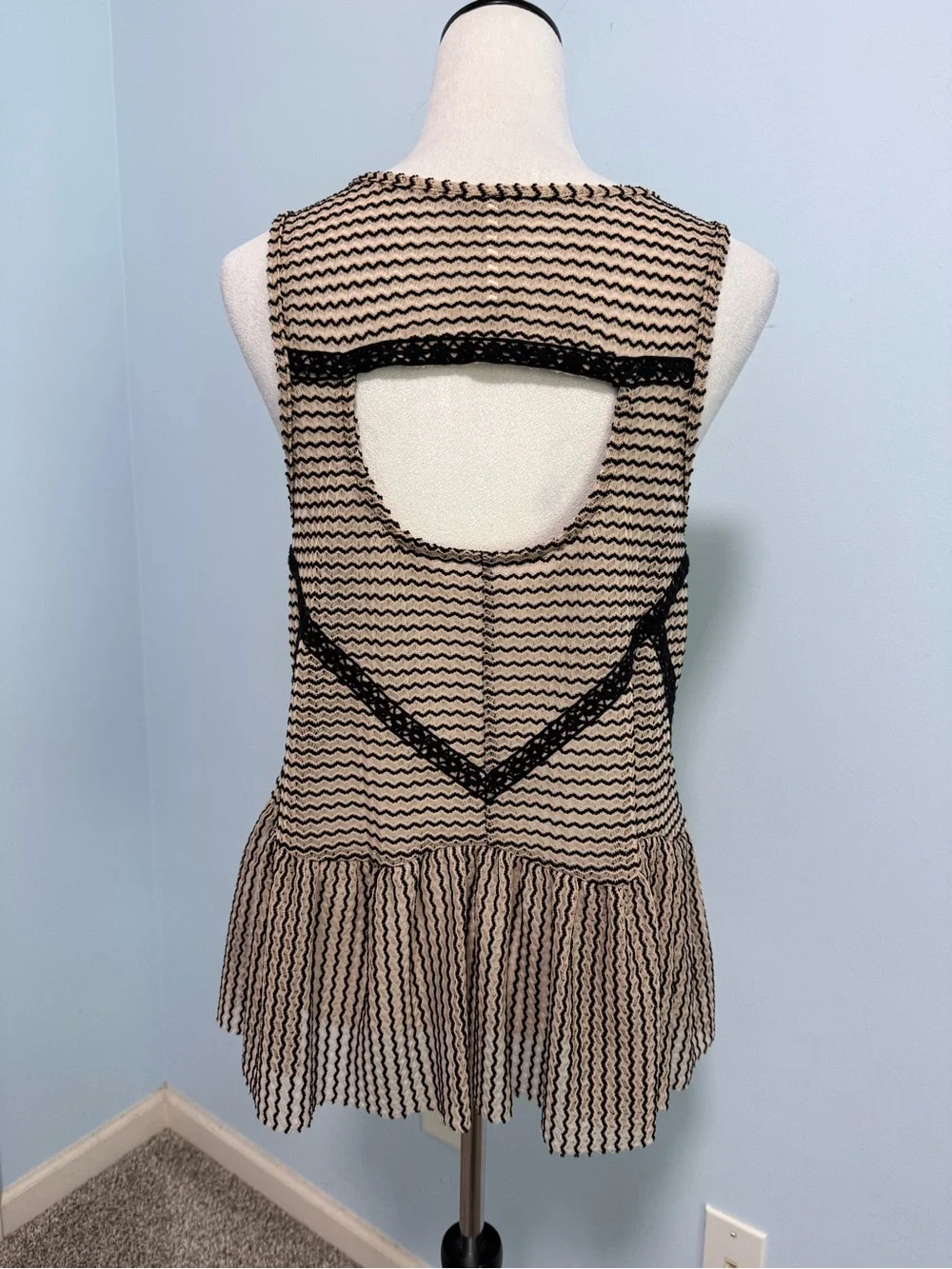 Free People Women’s M Crochet Lace Peplum Top Open Back Boho Black Beige